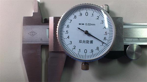 帶表卡尺的讀數(shù)方法 帶表卡尺的讀數(shù)方法